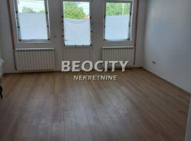 Poslovni prostor / Lokal, Beograd - Zemun (novi Grad) | Izdavanje · 35m² · 300€