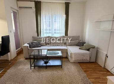 Trosoban stan, Beograd - Zemun (novi Grad) | Izdavanje · 50m² · 600€