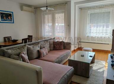 Jednoiposoban stan, Niš - Pantelej(Niš) | Izdavanje · 42m² · 300€