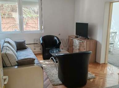 Trosoban stan, Niš - Crveni pevac | Izdavanje · 61m² · 350€