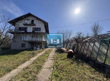 Kuća, Jagodina - Šantarovac | Prodaja · 360m² · 50.000€