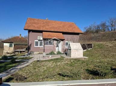 Kuća, Aranđelovac - Banja | Prodaja · 180m² · 196.000€
