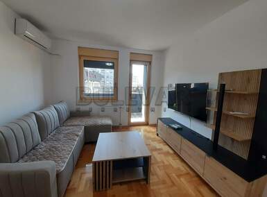 Jednoiposoban stan, Niš - Centar | Izdavanje · 45m² · 400€