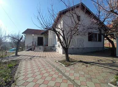 Poslovni prostor / Lokal, Niš - Vinik | Izdavanje · 200m² · 2.000€