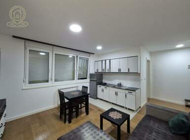 Garsonjera, Novi Sad | Izdavanje · 29m² · 350€