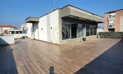 Poslovni prostor / Lokal, Niš - Crveni pevac | Izdavanje · 222m² · 1.200€