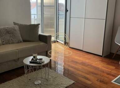 Garsonjera, Novi Sad | Izdavanje · 27m² · 330€