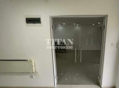 Poslovni prostor / Lokal, Beograd - Lekino Brdo | Izdavanje · 180m² · 1.000€