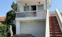 Kuća, Beograd - Dušanovac | Izdavanje · 80m² · 600€