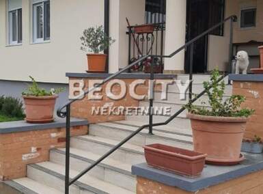 Kuća, Beograd - Mali Požarevac | Prodaja · 300m² · 375.000€