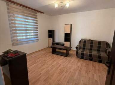 Kuća, Beograd - Ovča | Izdavanje · 88m² · 500€