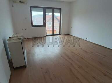 Troiposoban stan, Niš - Ledena stena | Izdavanje · 74m² · 350€