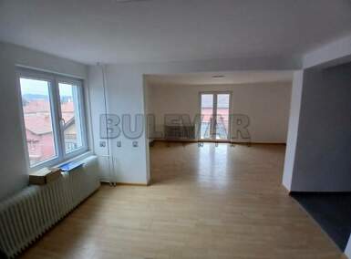 Trosoban stan, Niš - Duvanište | Izdavanje · 93m² · 300€