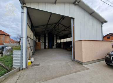 Poslovni prostor / Lokal, Novi Sad | Izdavanje · 100m² · 700€