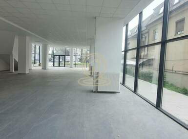 Poslovni prostor / Lokal, Novi Sad | Izdavanje · 150m² · 2.900€