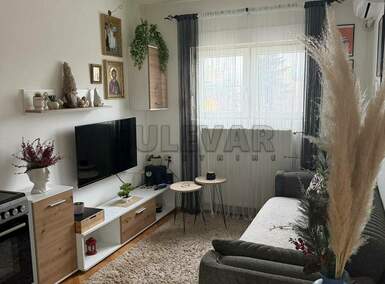 Jednoiposoban stan, Niš - Vojna bolnica | Izdavanje · 40m² · 350€