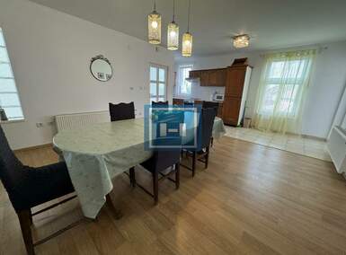 Trosoban stan, Ćuprija | Izdavanje · 100m² · 300€