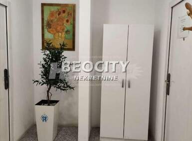 Poslovni prostor / Lokal, Beograd - Ugrinovci | Prodaja · 600m² · 370.000€