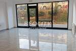 Poslovni prostor / Lokal, Beograd - Karaburma | Izdavanje · 44m² · 500€