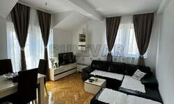 Dvoiposoban stan, Niš - Crveni pevac | Izdavanje · 65m² · 400€