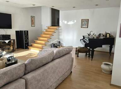 Stan, Beograd - Boleč | Izdavanje · 200m² · 1.000€