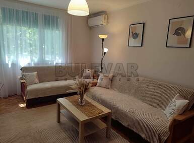 Jednosoban stan, Niš - Bulevar Nemanjića | Izdavanje · 45m² · 350€