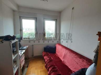 Garsonjera, Niš - Crveni pevac | Izdavanje · 22m² · 250€