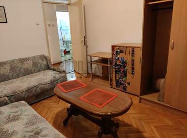 Jednoiposoban stan, Niš - Filozofski fakultet | Izdavanje · 48m² · 250€