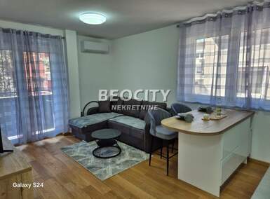 Dvosoban stan, Novi Sad - Bulevar Oslobođenja | Izdavanje · 43m² · 600€