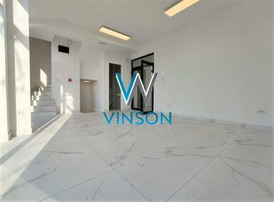 Poslovni prostor / Lokal, Novi Sad - Centar | Izdavanje · 147m² · 2.500€