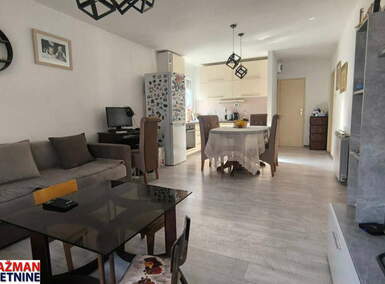 Trosoban stan, Beograd - Kaluđerica | Prodaja · 74m² · 149.000€