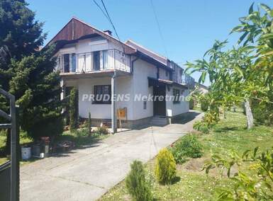 Kuća, Beograd - Surčin (mesto) | Prodaja · 240m² · 400.000€