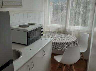 Jednoiposoban stan, Niš - Crveni pevac | Izdavanje · 38m² · 270€
