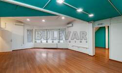 Poslovni prostor / Lokal, Niš - Dom zdravlja | Izdavanje · 350m² · 3.000€