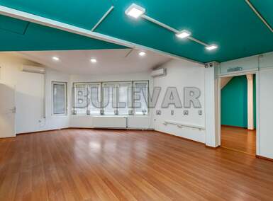 Poslovni prostor / Lokal, Niš - Dom zdravlja | Izdavanje · 350m² · 3.000€