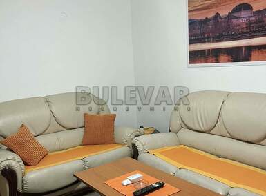 Jednoiposoban stan, Niš - Medicinski fakultet | Izdavanje · 45m² · 300€