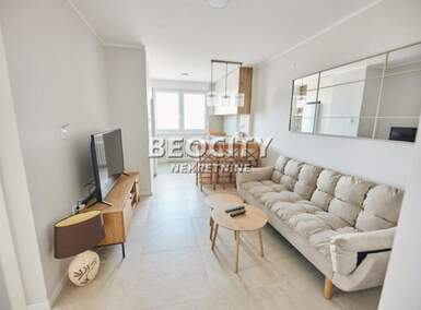 Dvosoban stan, Novi Sad - Bulevar Oslobođenja | Izdavanje · 38m² · 500€