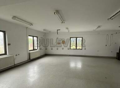 Poslovni prostor / Lokal, Svrljig - Svrljig | Izdavanje · 130m² · 400€