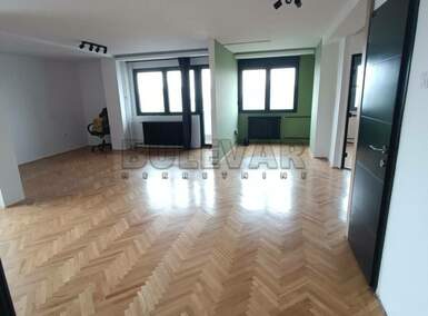 Trosoban stan, Niš - Dom zdravlja | Izdavanje · 85m² · 450€
