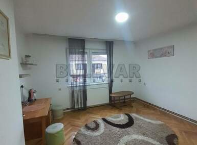 Trosoban stan, Niš - Duvanište | Izdavanje · 84m² · 270€