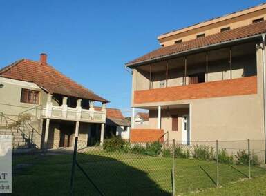 Kuća, Beograd - Mirosaljci | Prodaja · 250m² · 75.000€