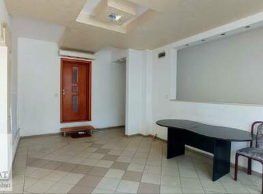 Poslovni prostor / Lokal, Beograd - Obrenovac (mesto) | Izdavanje · 166m² · 1.000€