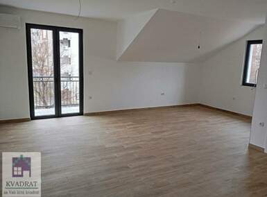 Poslovni prostor / Lokal, Beograd - Obrenovac (mesto) | Izdavanje · 79m² · 700€