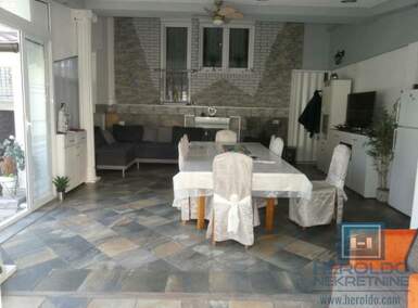 Kuća, Jagodina | Prodaja · 380m² · 250.000€