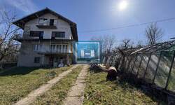 Kuća, Jagodina - Šantarovac | Prodaja · 360m² · 40.000€