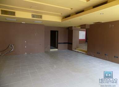 Poslovni prostor / Lokal, Paraćin | Izdavanje · 210m² · 1.500€
