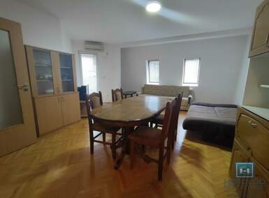 Trosoban stan, Jagodina | Izdavanje · 71m² · 300€