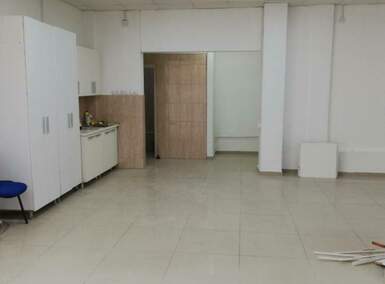 Poslovni prostor / Lokal, Ćuprija | Izdavanje · 96m² · 800€