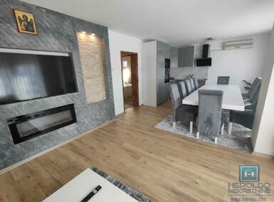 Kuća, Jagodina | Prodaja · 270m² · 160.000€