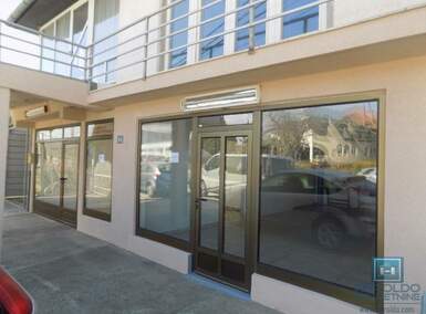 Poslovni prostor / Lokal, Paraćin | Izdavanje · 66m² · 350€